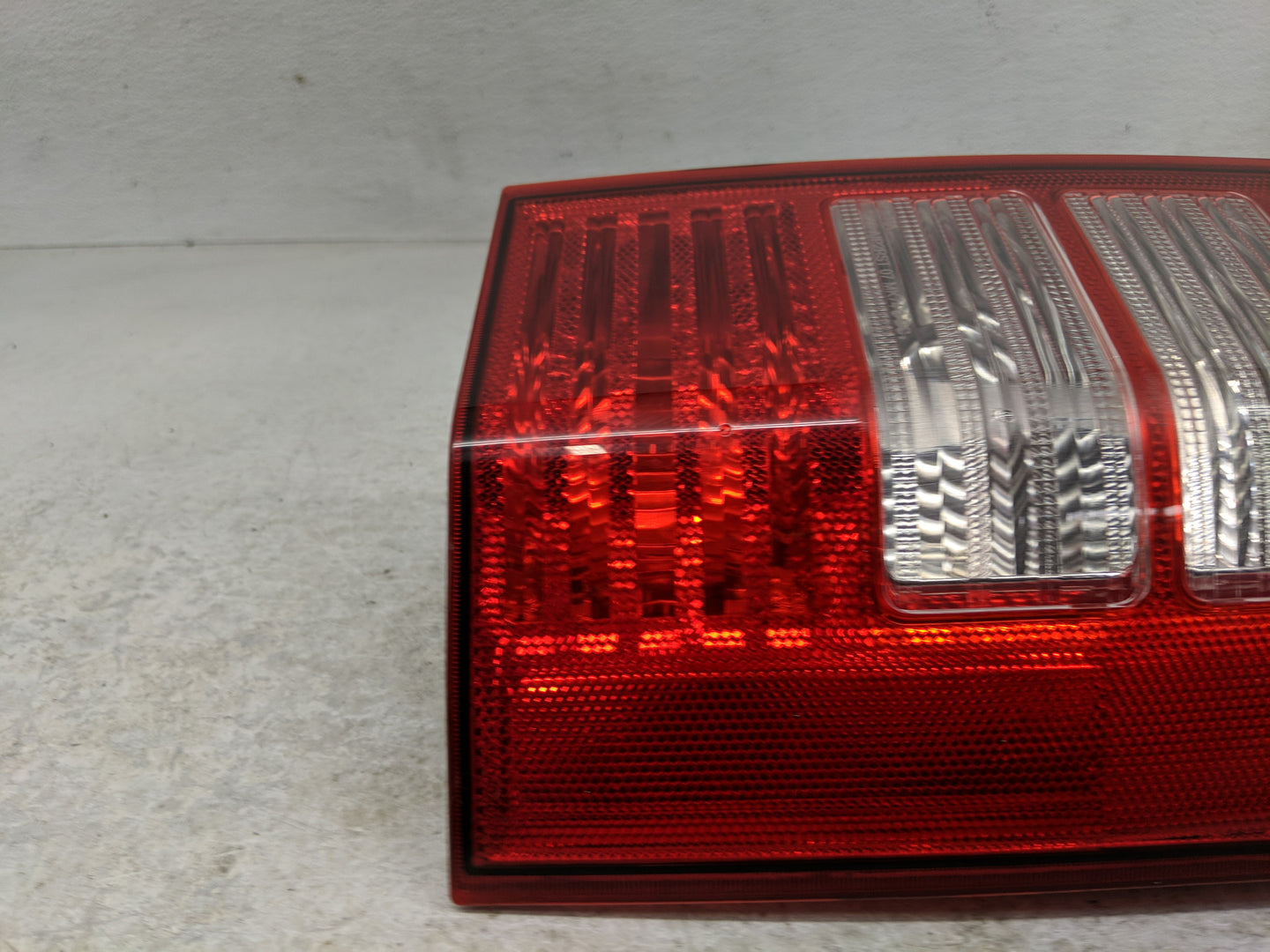 2008-2017 Jeep Patriot Passenger Right Side Deck Lid Mounted Tail Light - Oemusedautoparts1.com