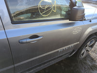 2011-2017 Jeep Patriot Passenger Front Door Oem 1270903 - Oemusedautoparts1.com
