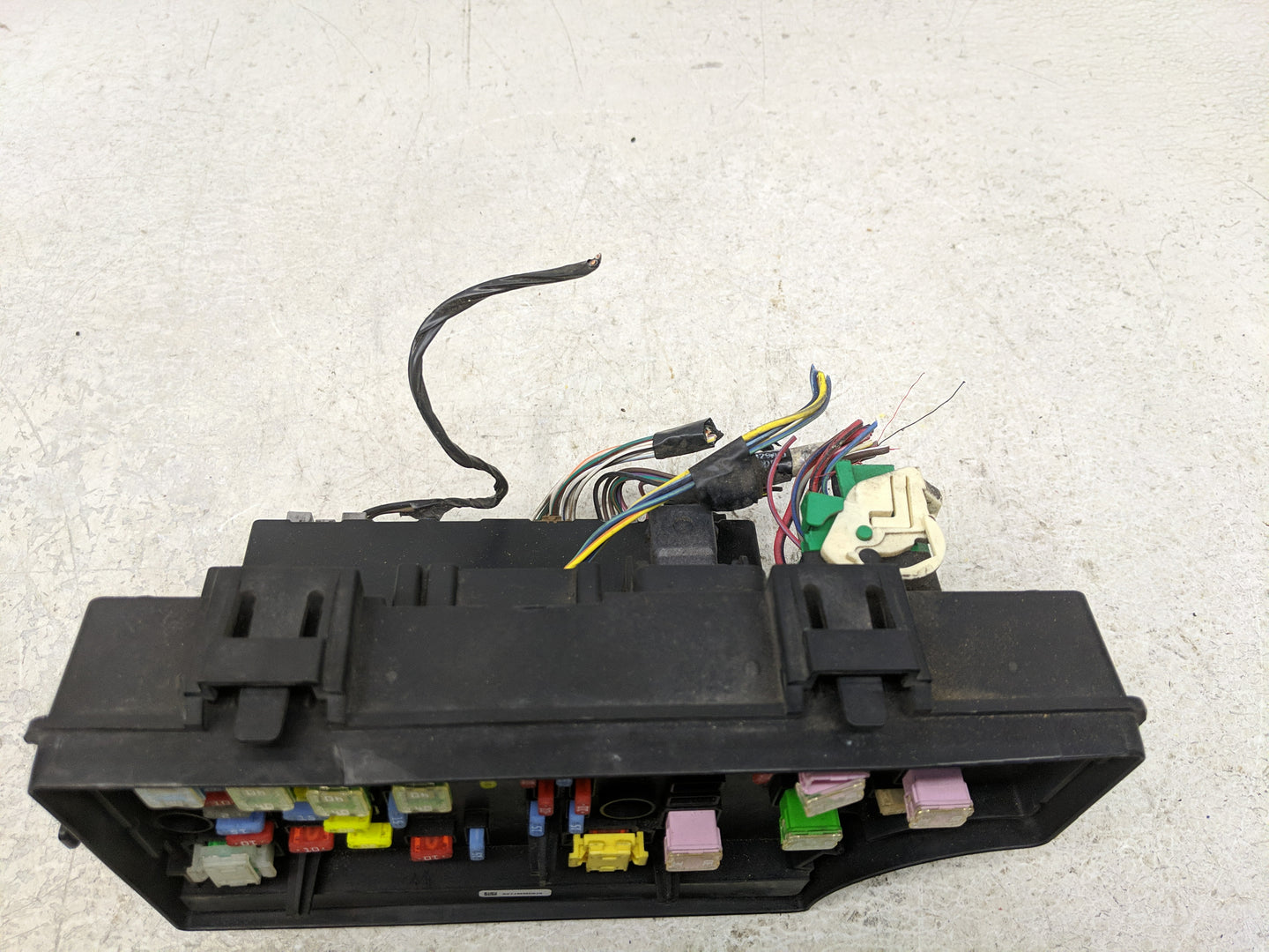 2016 Jeep Patriot Fusebox Fuse Box Panel Relay Module Fits OEM Used Auto Parts - Oemusedautoparts1.com