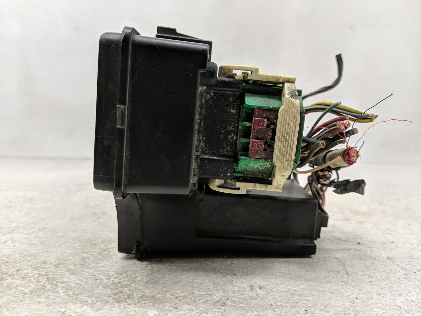 2016 Jeep Patriot Fusebox Fuse Box Panel Relay Module Fits OEM Used Auto Parts - Oemusedautoparts1.com