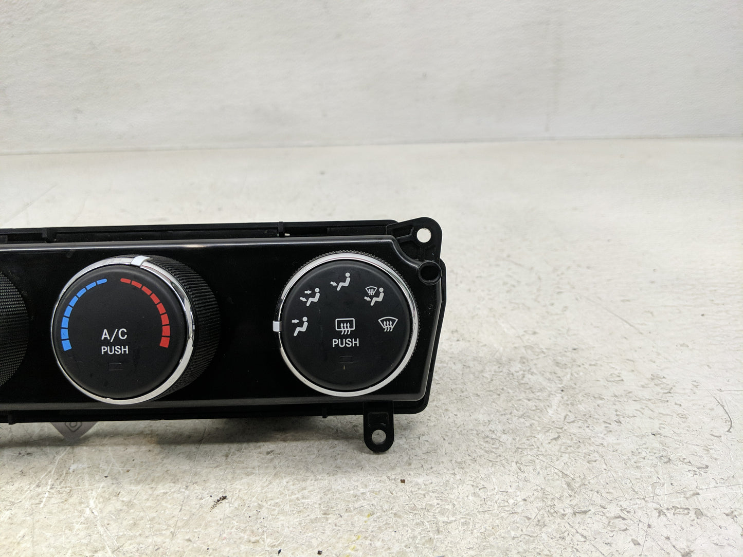 2011-2017 Jeep Patriot Climate Control Module Temperature AC/Heater Replacement P/N:P55111278AF Fits OEM Used Auto Parts - O