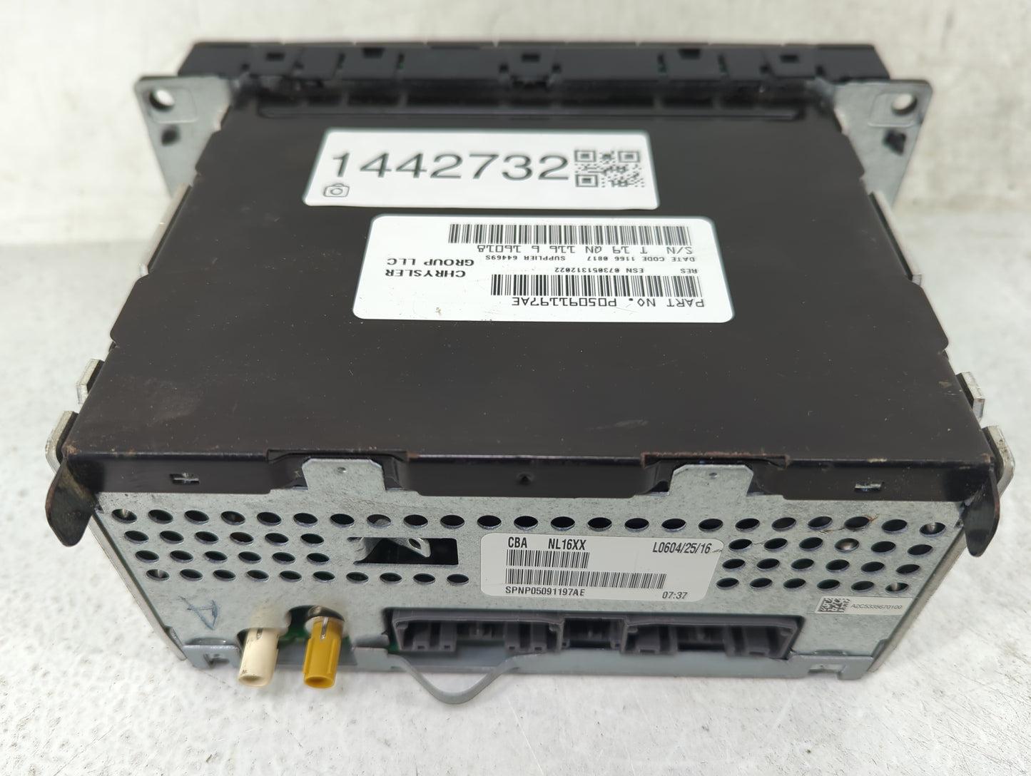 2012-2017 Jeep Patriot Radio AM FM Cd Player Receiver Replacement P/N:P05091197AE P05091197AE Fits OEM Used Auto Parts - Oem