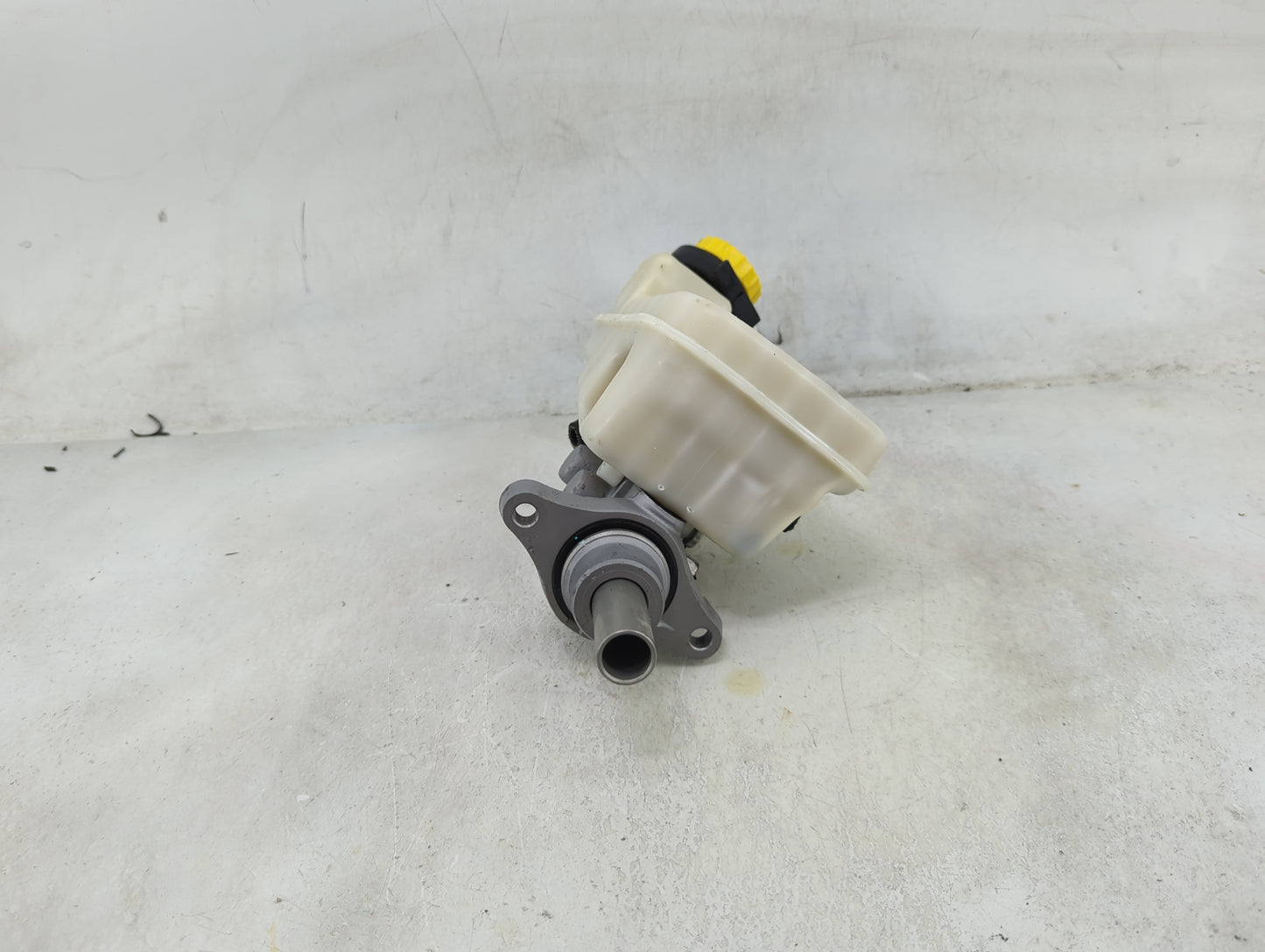 2007-2017 Jeep Patriot Brake Master Cylinder 1490131 - Oemusedautoparts1.com