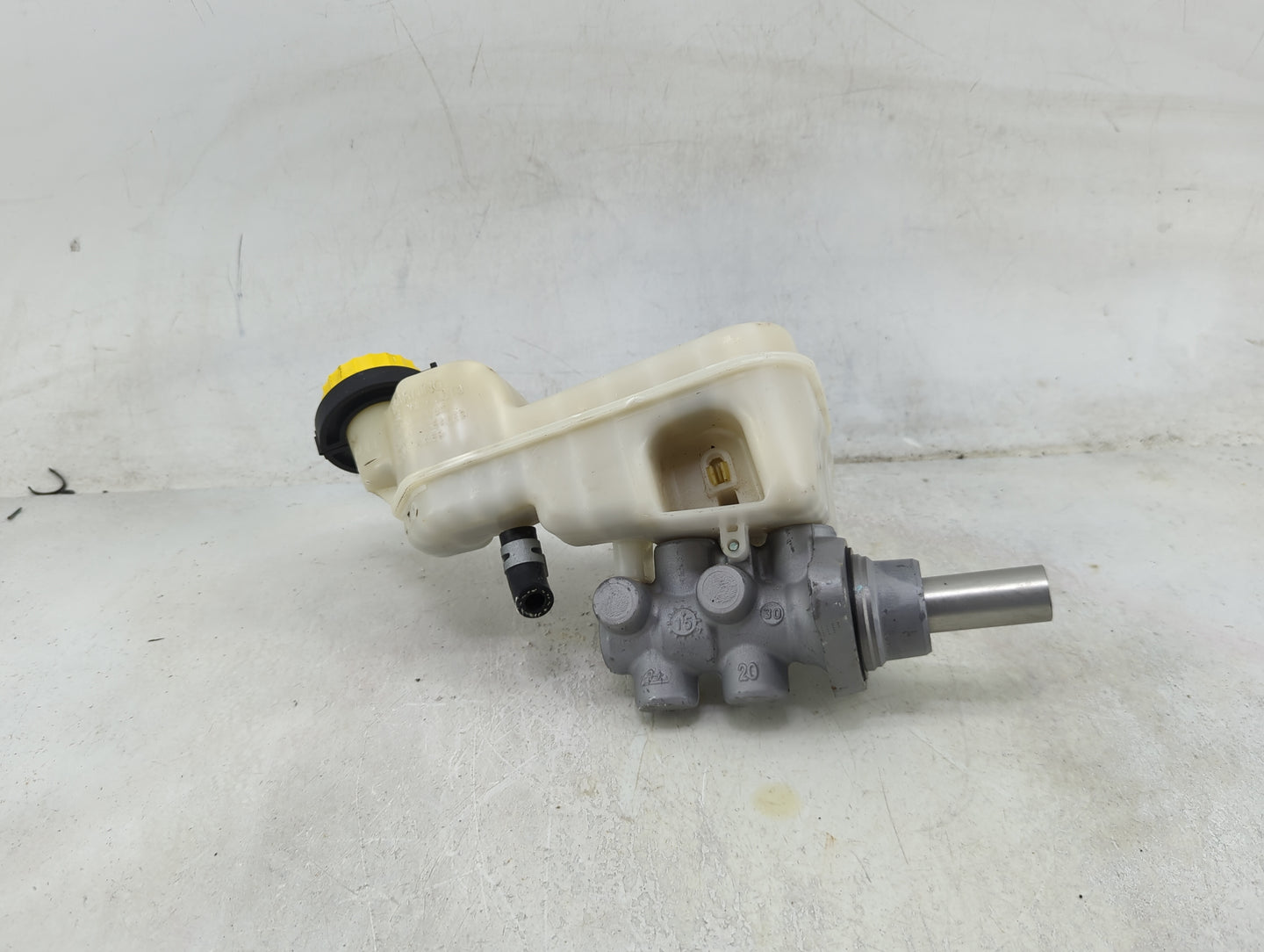 2007-2017 Jeep Patriot Brake Master Cylinder 1490131 - Oemusedautoparts1.com