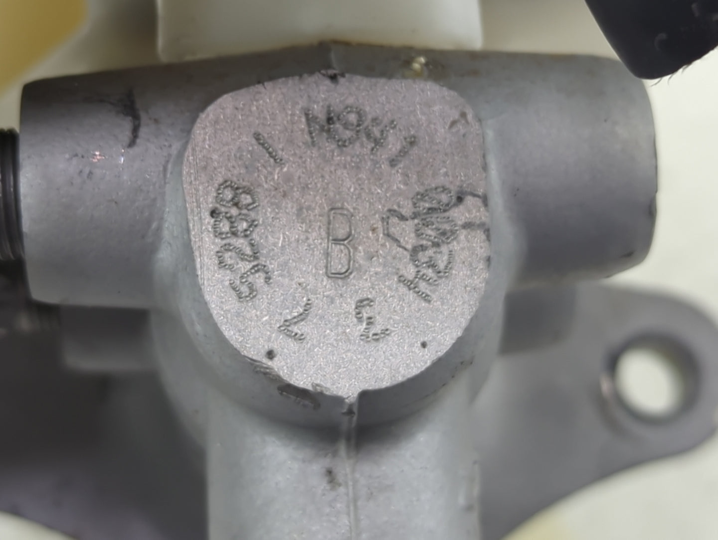 2007-2017 Jeep Patriot Brake Master Cylinder 1490131 - Oemusedautoparts1.com