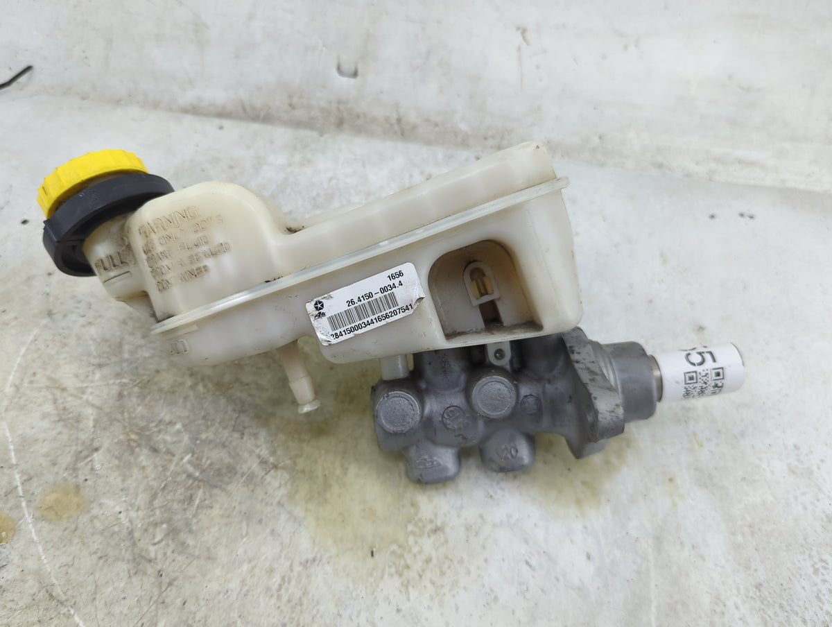 2007-2017 Jeep Patriot Brake Master Cylinder 1496555 - Oemusedautoparts1.com