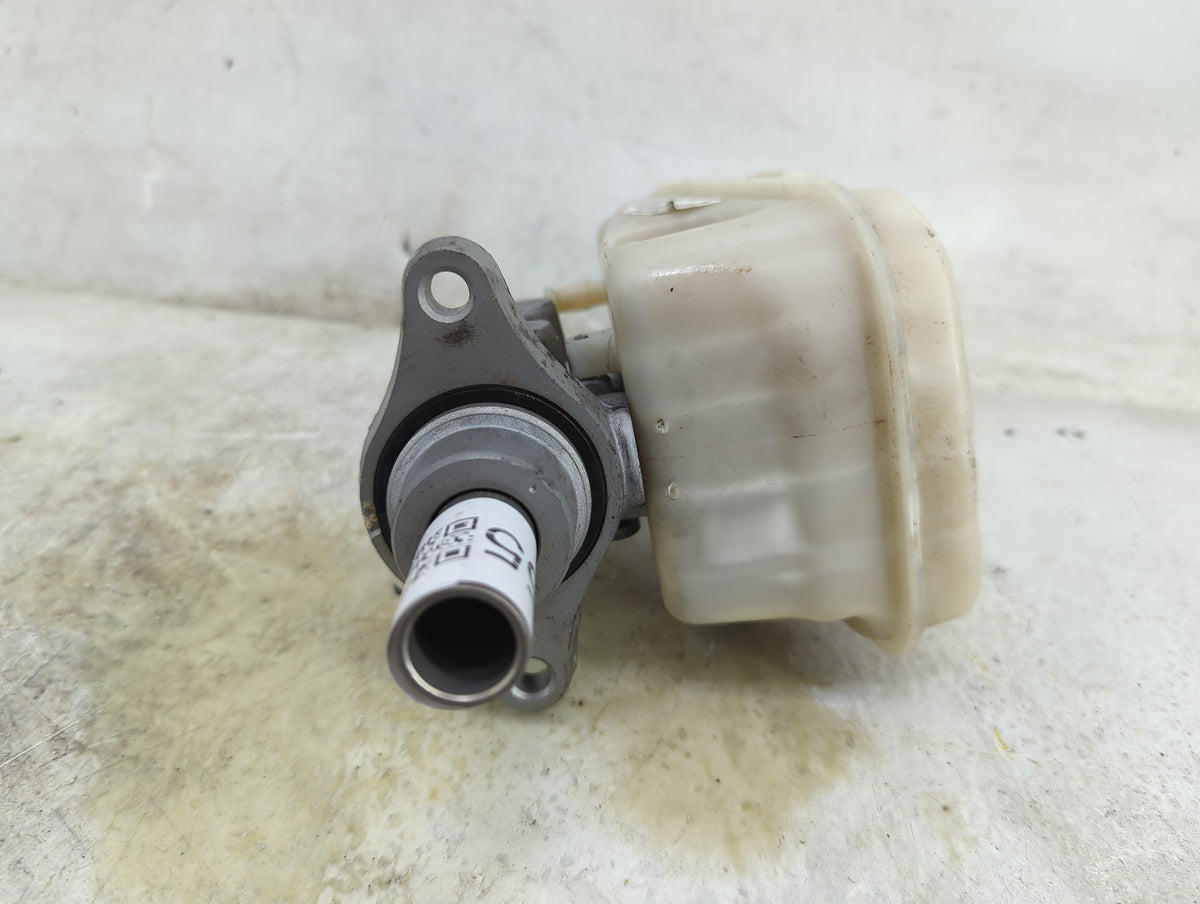 2007-2017 Jeep Patriot Brake Master Cylinder 1496555 - Oemusedautoparts1.com