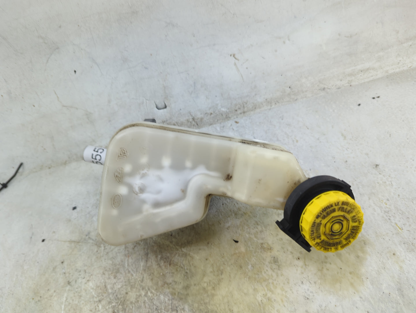 2007-2017 Jeep Patriot Brake Master Cylinder 1496555 - Oemusedautoparts1.com