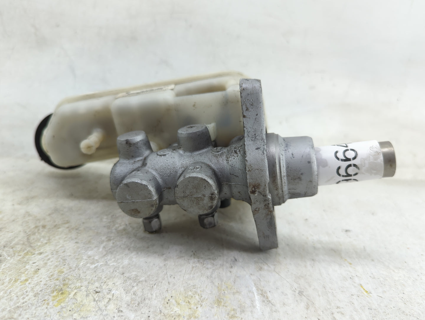 2007-2017 Jeep Patriot Brake Master Cylinder 1496641 - Oemusedautoparts1.com
