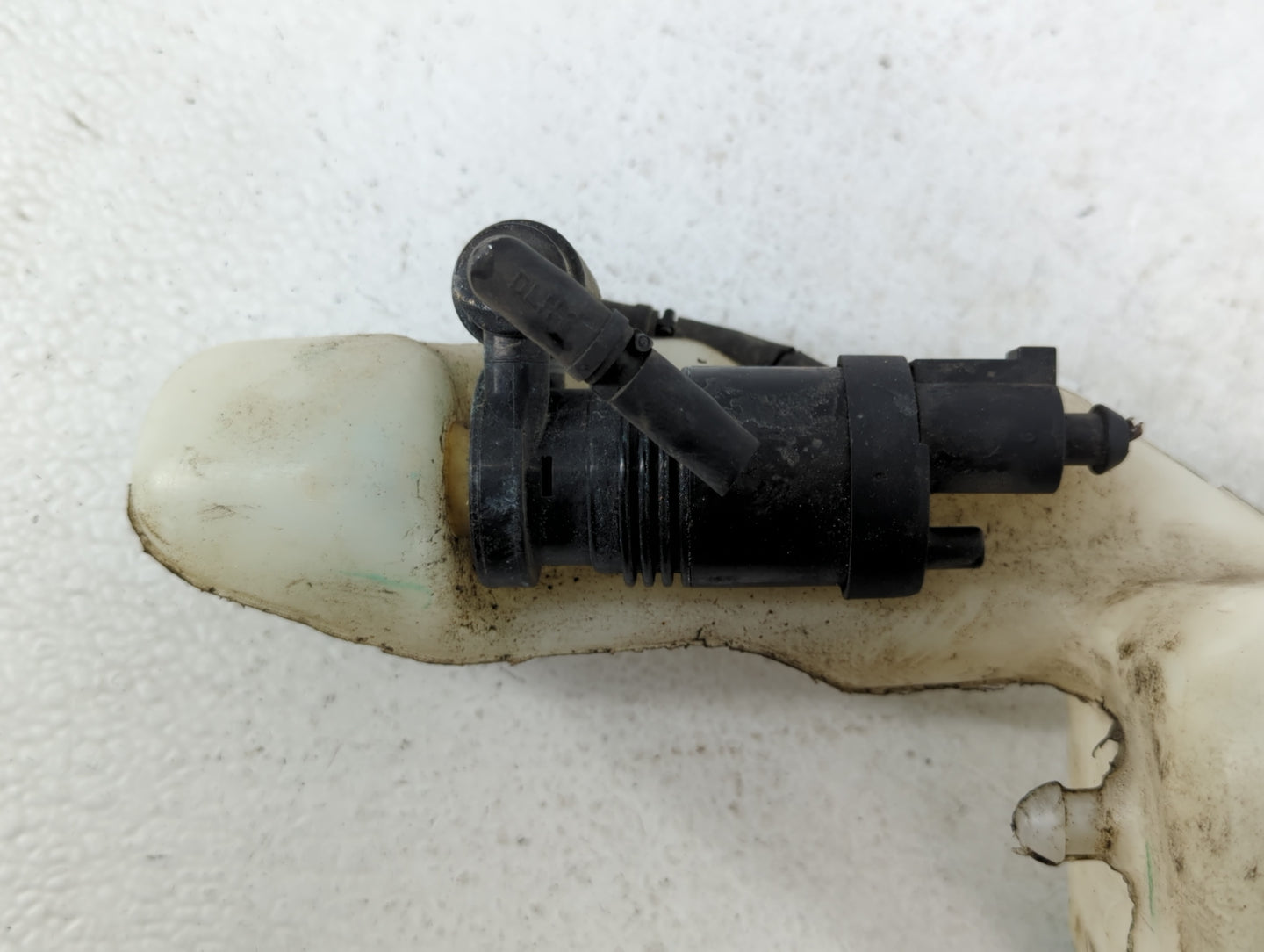 2007-2017 Jeep Patriot Windshield Washer Fluid Reservoir Bottle Oem - Oemusedautoparts1.com