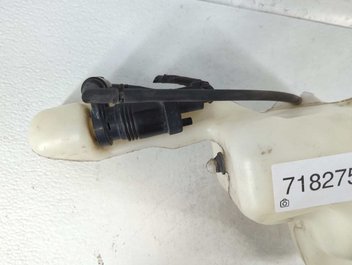 2007-2017 Jeep Patriot Windshield Washer Fluid Reservoir Bottle Oem 718275 - Oemusedautoparts1.com