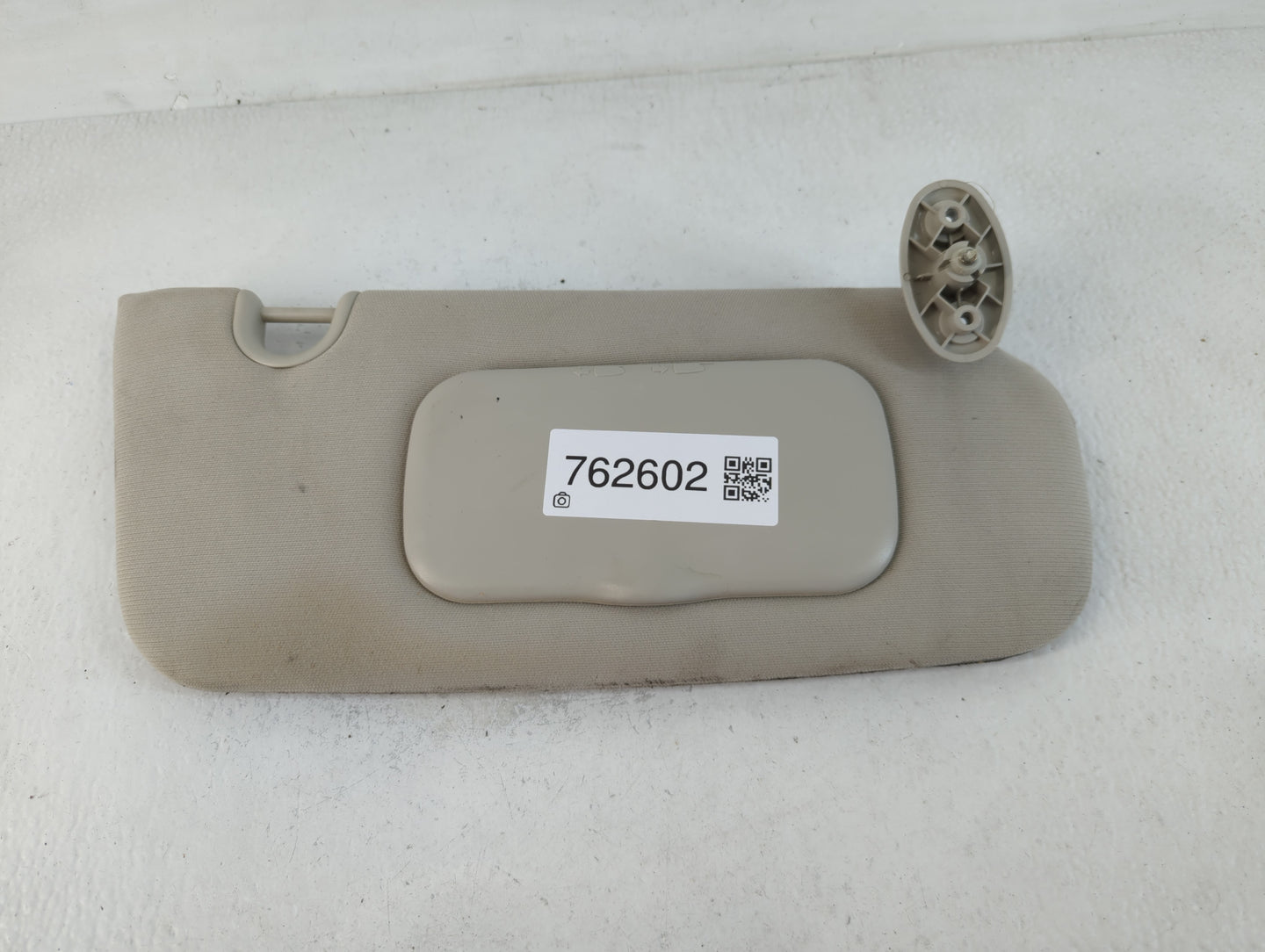 2010-2017 Jeep Patriot Sun Visor Shade Replacement Passenger Right Mirror Fits Fits 2010 2011 2012 2013 2014 2015 2016 2017 