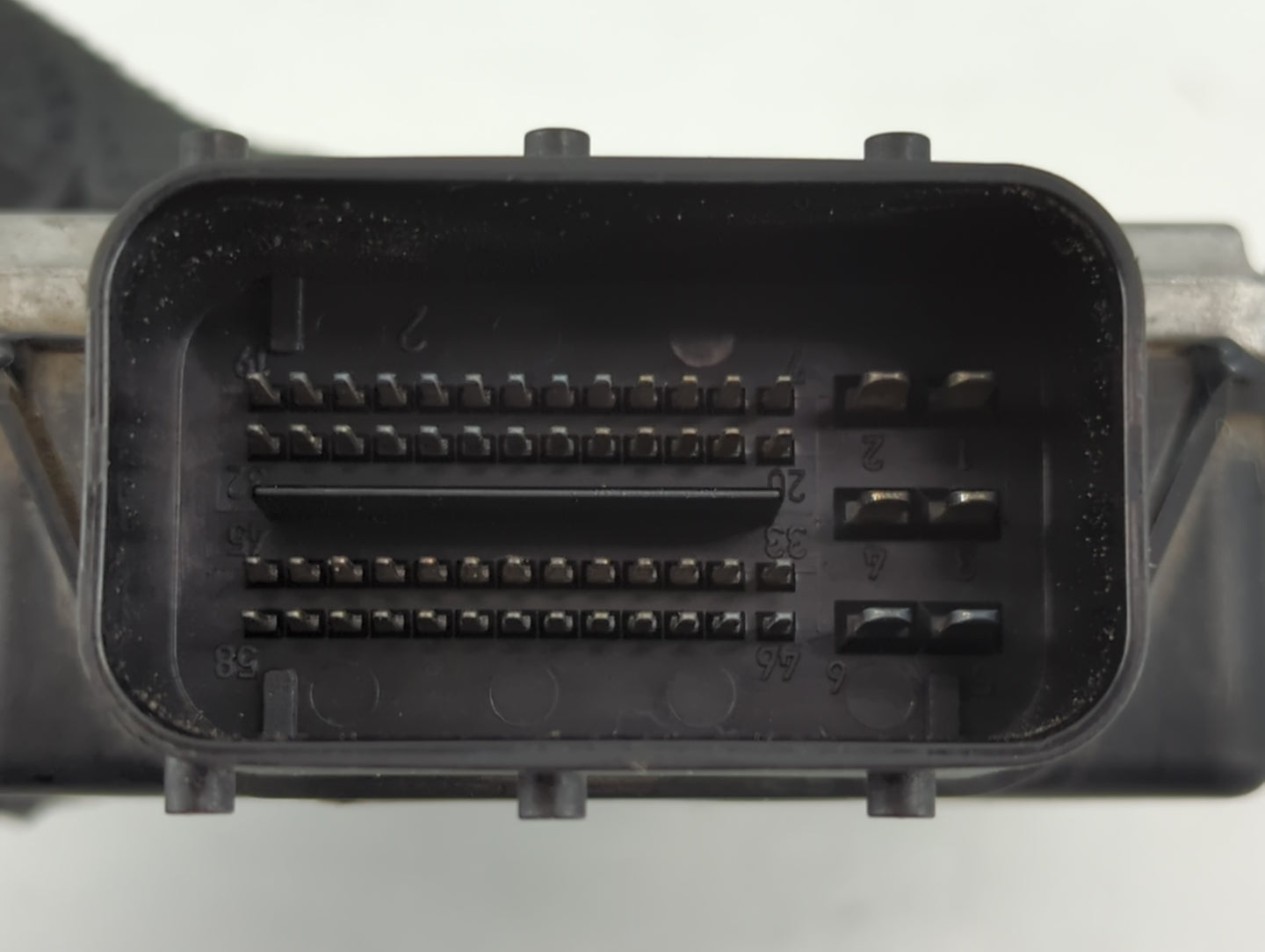 2016 Jeep Renegade PCM Engine Control Computer ECU ECM PCU OEM P/N:51942594 Fits OEM Used Auto Parts - Oemusedautoparts1.com