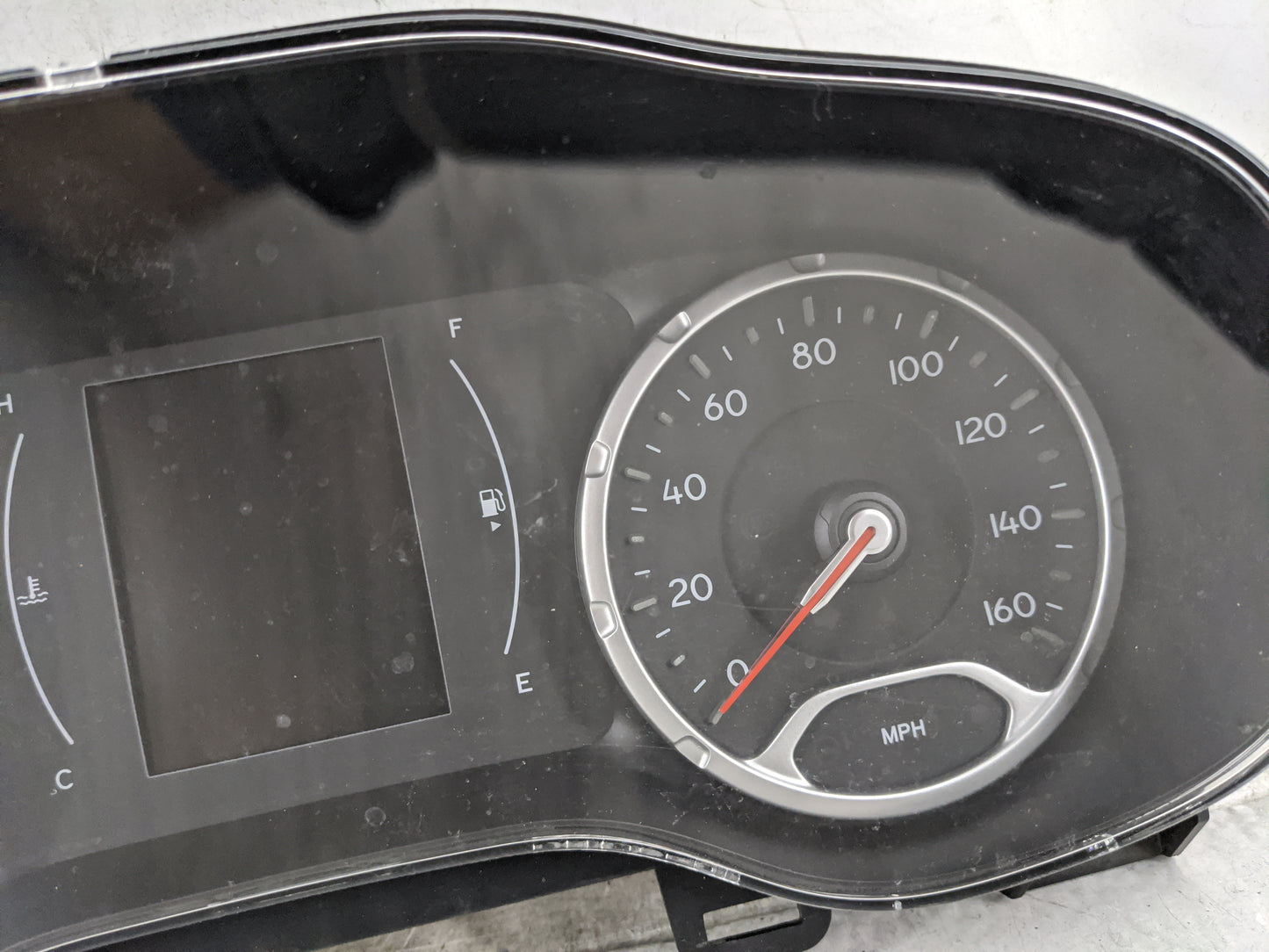 2015-2017 Jeep Renegade Instrument Cluster Speedometer Gauges P/N:503003170518 735625927 Miles:77K Fits Fits 2015 2016 2017 