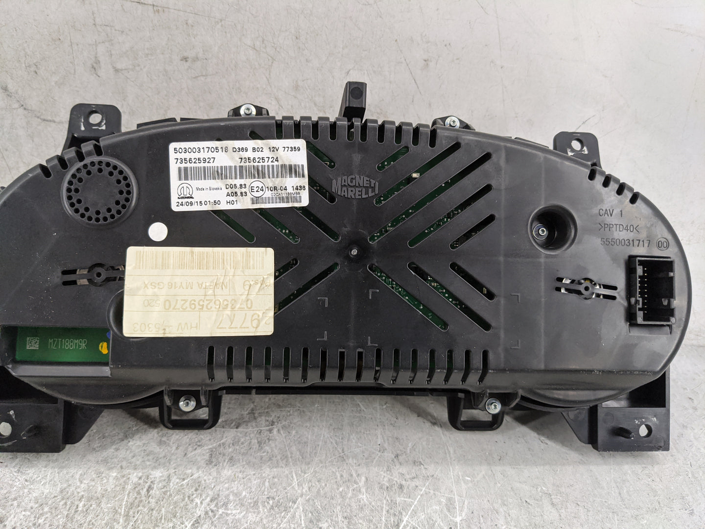 2015-2017 Jeep Renegade Instrument Cluster Speedometer Gauges P/N:503003170518 735625927 Miles:77K Fits Fits 2015 2016 2017 