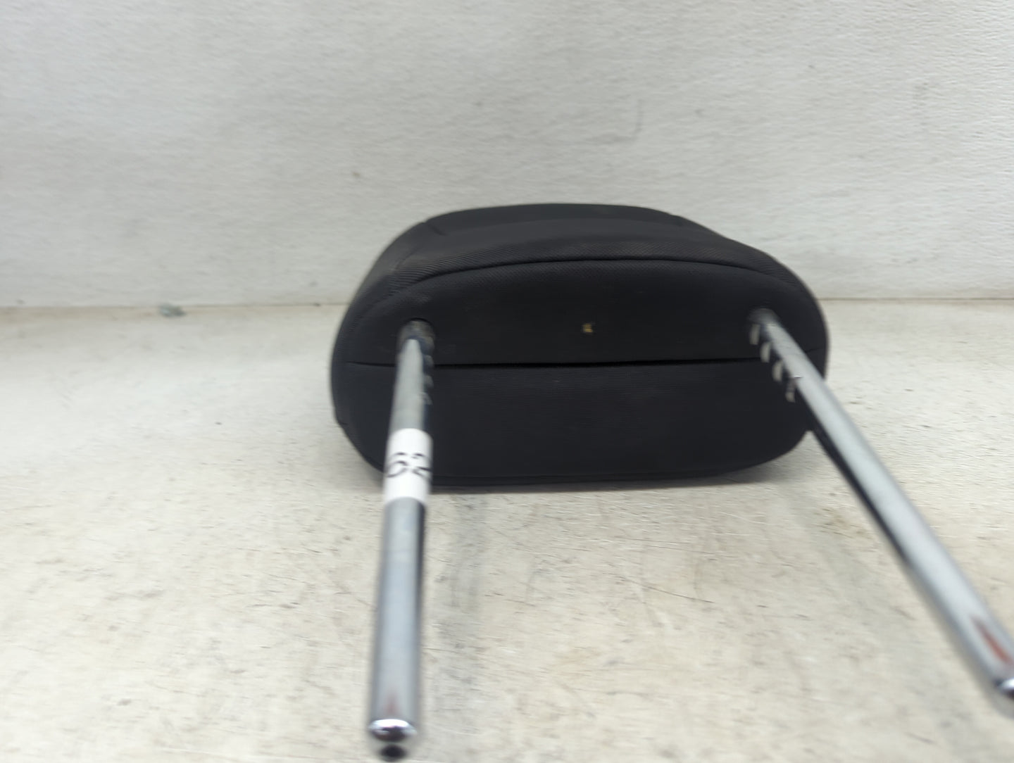 2015-2018 Jeep Renegade Headrest Head Rest Front Driver Seat Black - Oemusedautoparts1.com