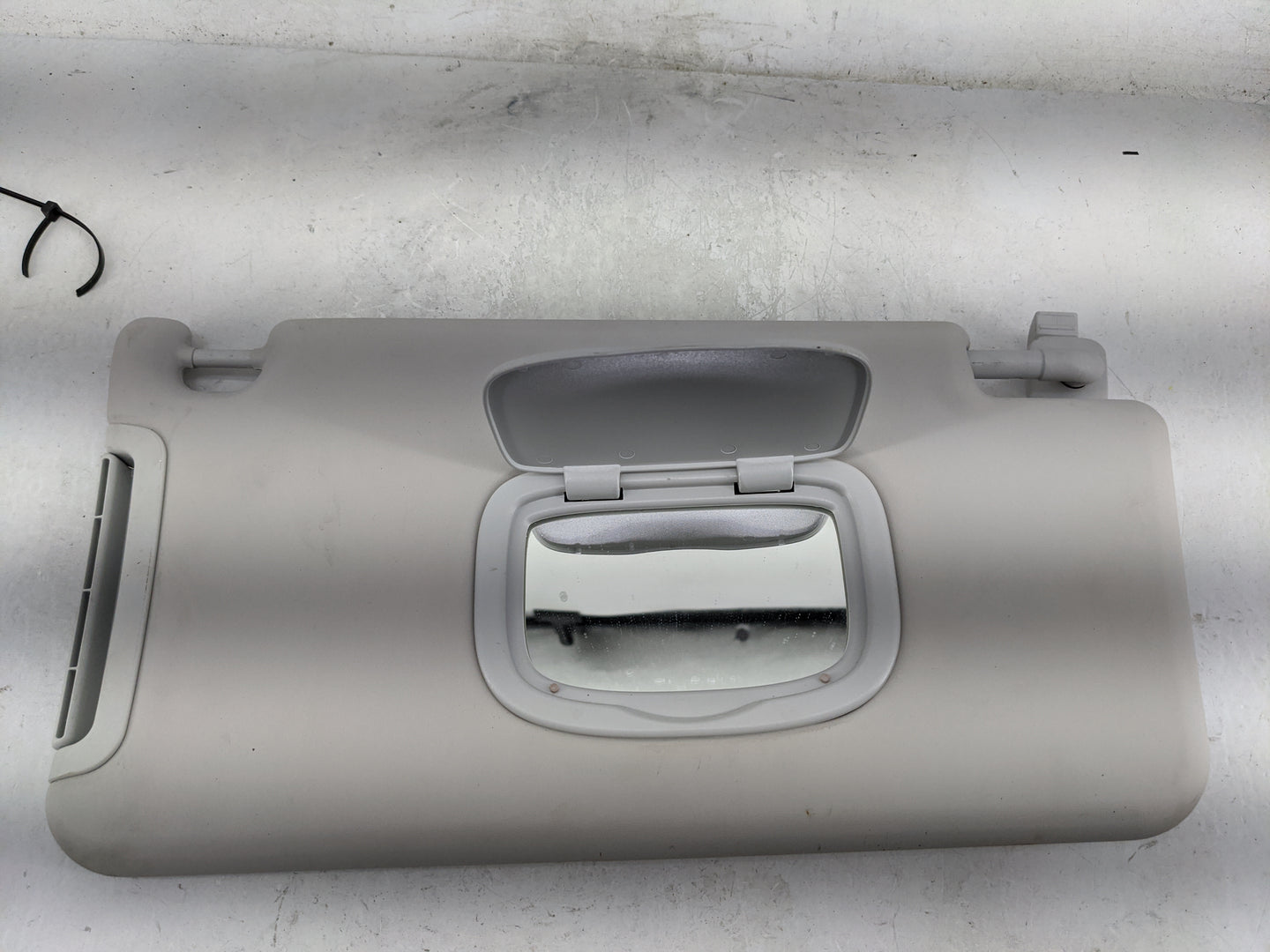 2015-2022 Jeep Renegade Sun Visor Shade Replacement Passenger Right Mirror Fits Fits 2015 2016 2017 2018 2019 2020 2021 2022