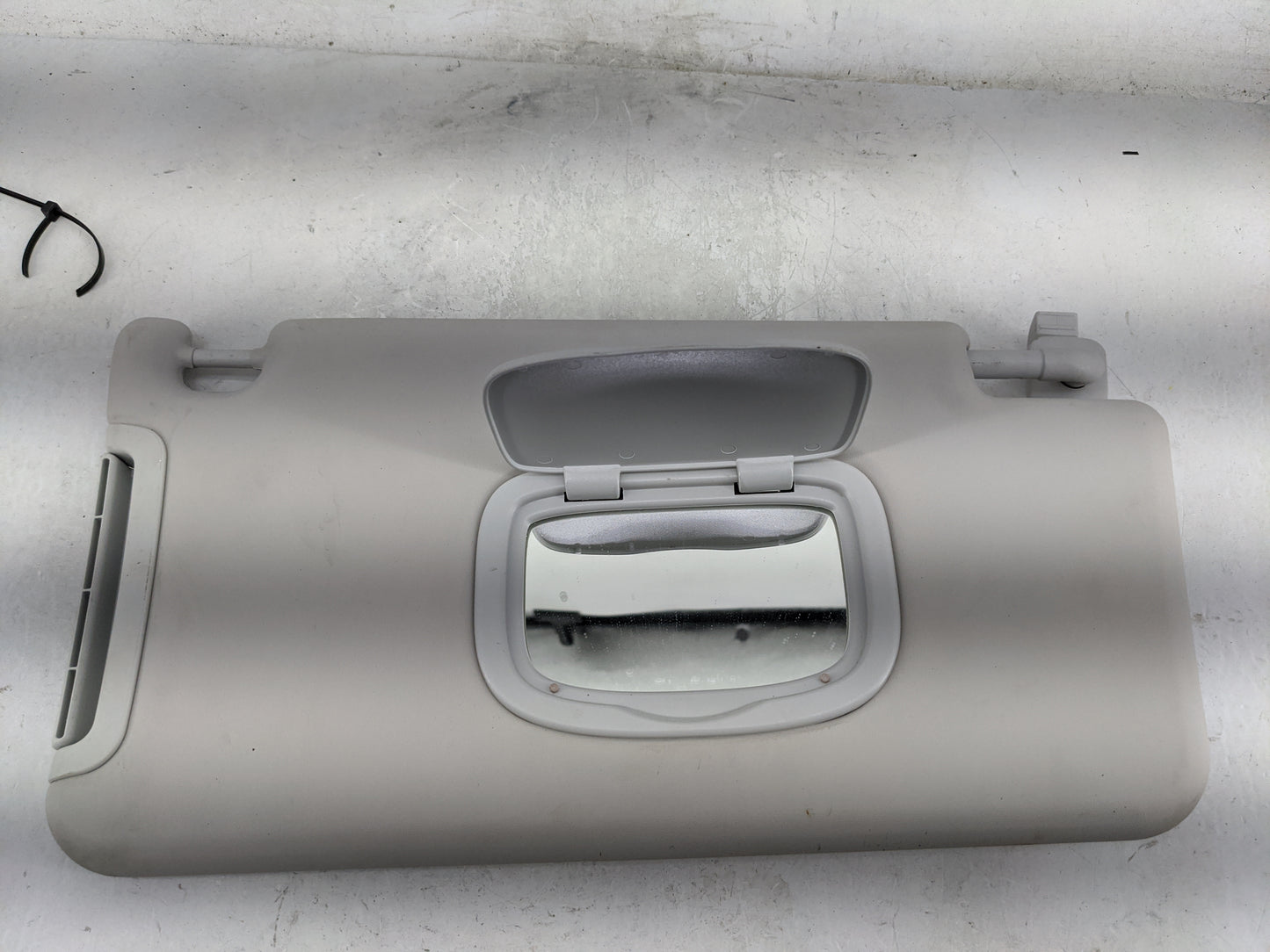 2015-2022 Jeep Renegade Sun Visor Shade Replacement Passenger Right Mirror Fits Fits 2015 2016 2017 2018 2019 2020 2021 2022