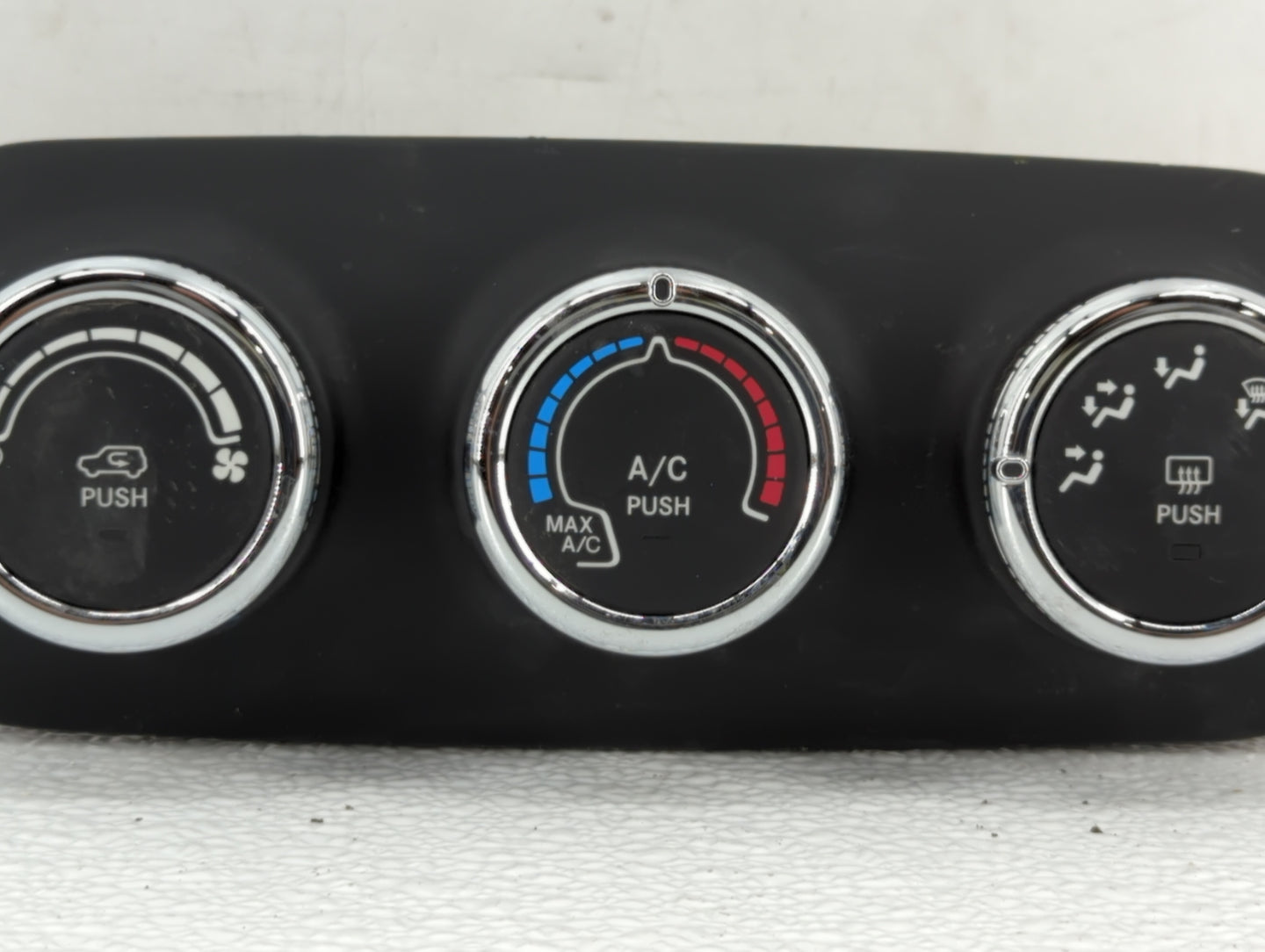 2015-2016 Jeep Renegade Climate Control Module Temperature AC/Heater Replacement P/N:735637717 7356461040 Fits Fits 2015 201