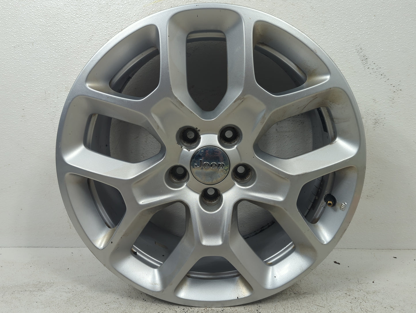 2015-2018 Jeep Renegade Oem Wheel Rim 5000946 - Oemusedautoparts1.com