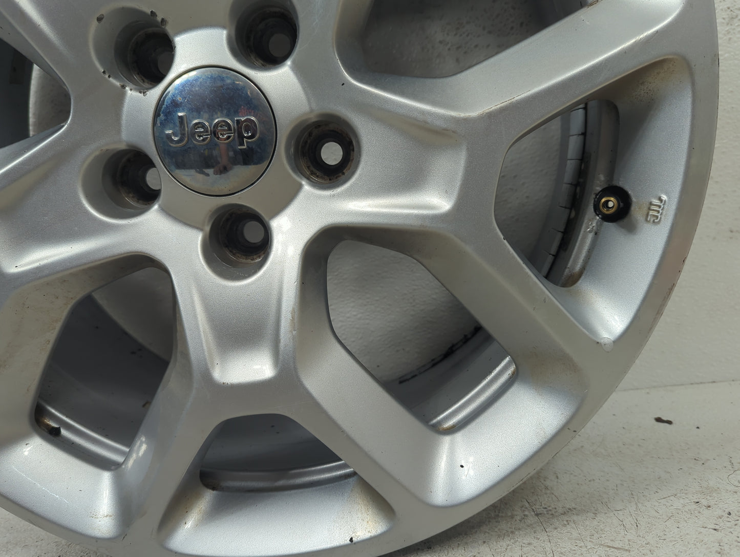 2015-2018 Jeep Renegade Oem Wheel Rim 5000946 - Oemusedautoparts1.com