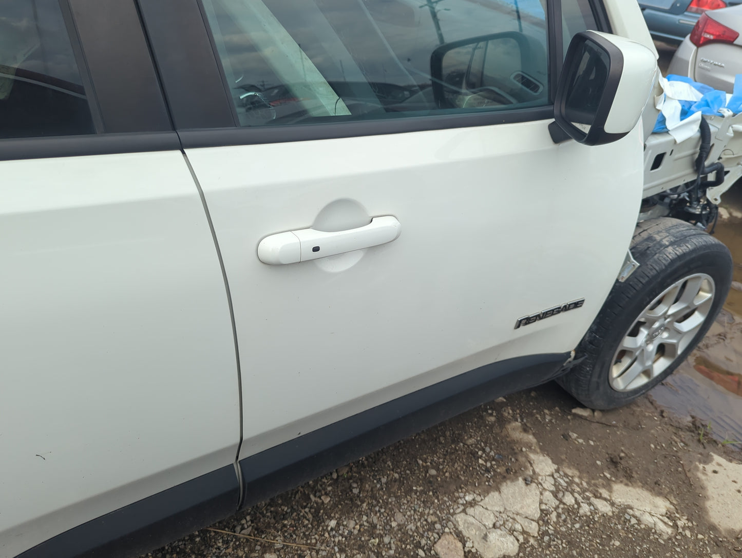 2015-2022 Jeep Renegade Passenger Front Door Oem - Oemusedautoparts1.com