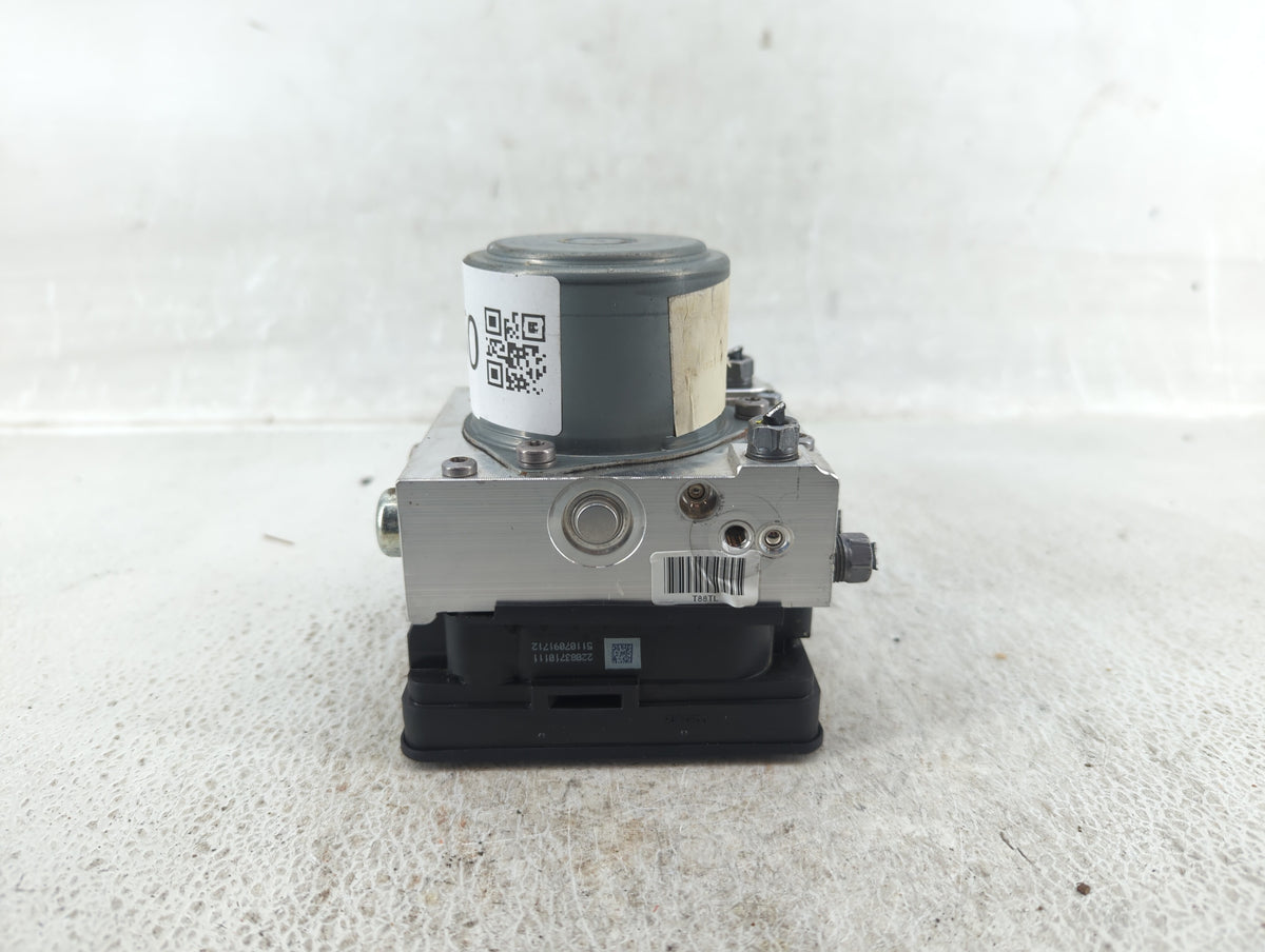 2015-2017 Jeep Renegade Anti-Lock Brake ABS Pump Module Actuator OEM P/N:52049765 Fits Fits 2015 2016 2017 OEM Used Auto Par