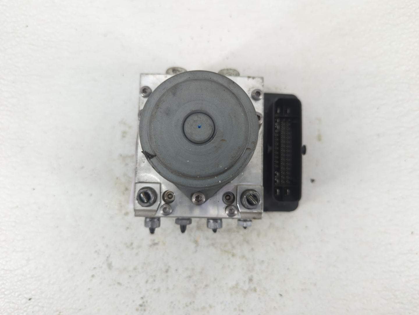 2015-2017 Jeep Renegade ABS Pump Control Module Replacement P/N:52049765 Fits Fits 2015 2016 2017 OEM Used Auto Parts - Oemu