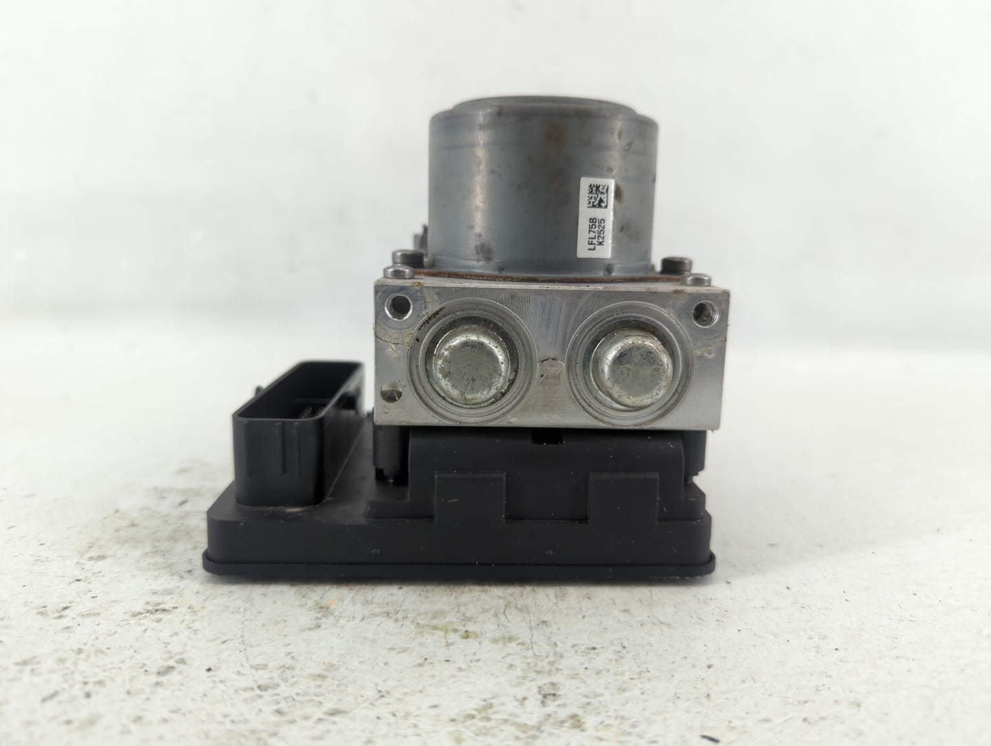 2015-2017 Jeep Renegade ABS Pump Control Module Replacement P/N:52049765 Fits Fits 2015 2016 2017 OEM Used Auto Parts - Oemu