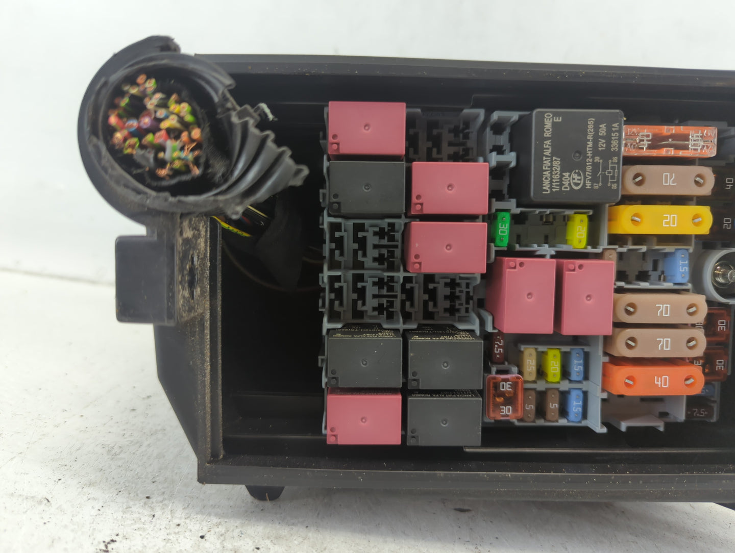 2015-2021 Jeep Renegade Fusebox Fuse Box Panel Relay Module P/N:52027004 Fits Fits 2015 2016 2017 2018 2019 2020 2021 OEM Us