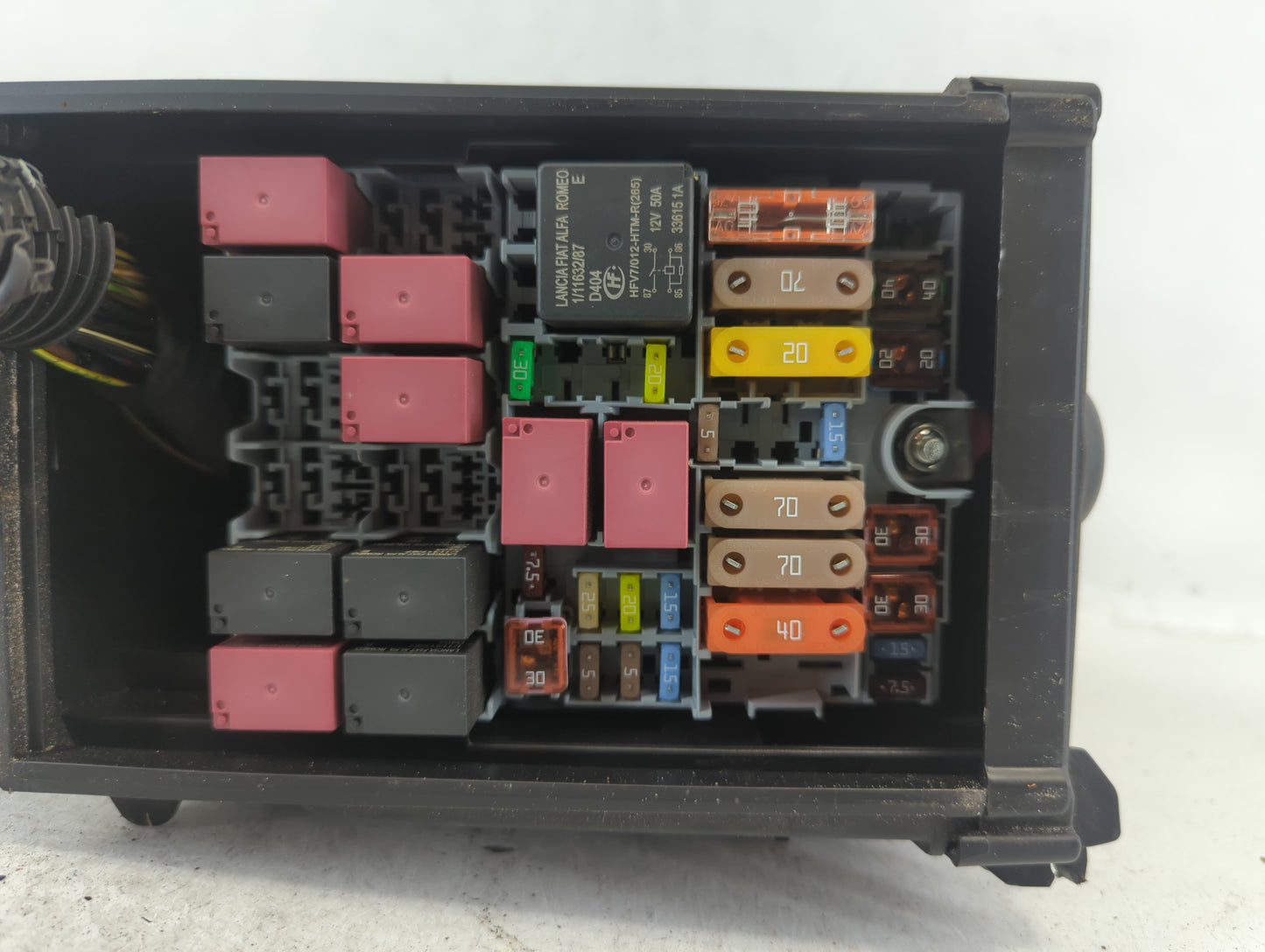 2015-2021 Jeep Renegade Fusebox Fuse Box Panel Relay Module P/N:52027004 Fits Fits 2015 2016 2017 2018 2019 2020 2021 OEM Us