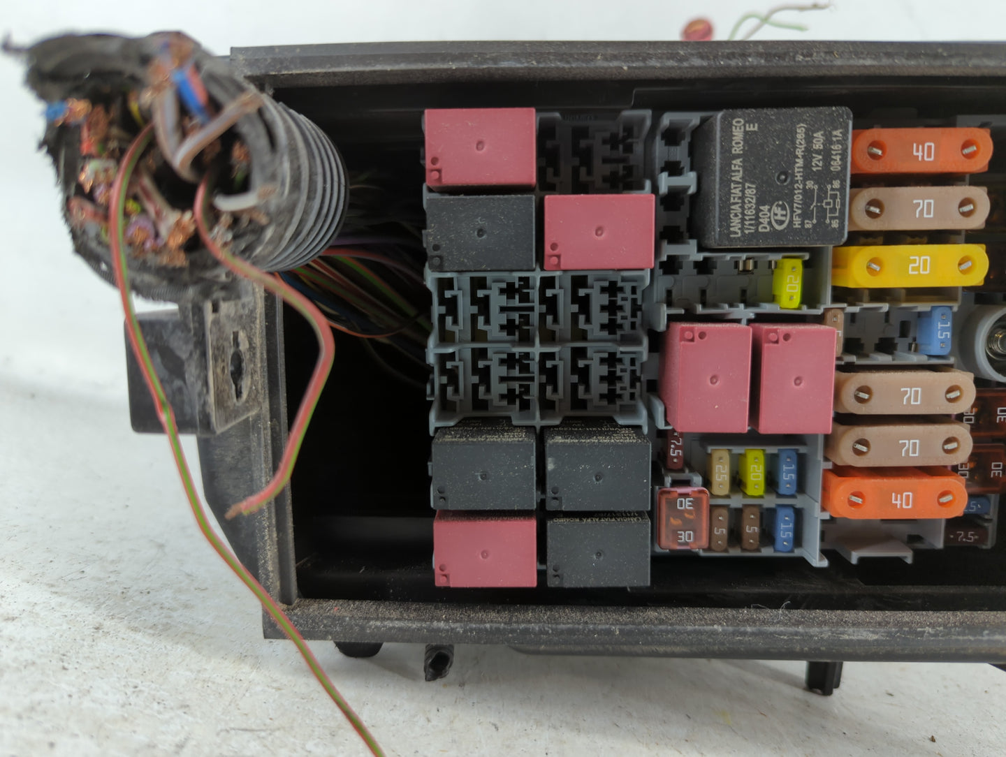 2015-2021 Jeep Renegade Fusebox Fuse Box Panel Relay Module P/N:52027004 Fits Fits 2015 2016 2017 2018 2019 2020 2021 OEM Us
