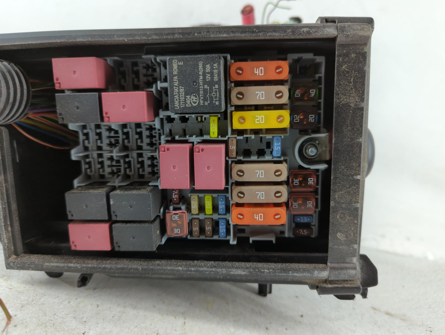 2015-2021 Jeep Renegade Fusebox Fuse Box Panel Relay Module P/N:52027004 Fits Fits 2015 2016 2017 2018 2019 2020 2021 OEM Us