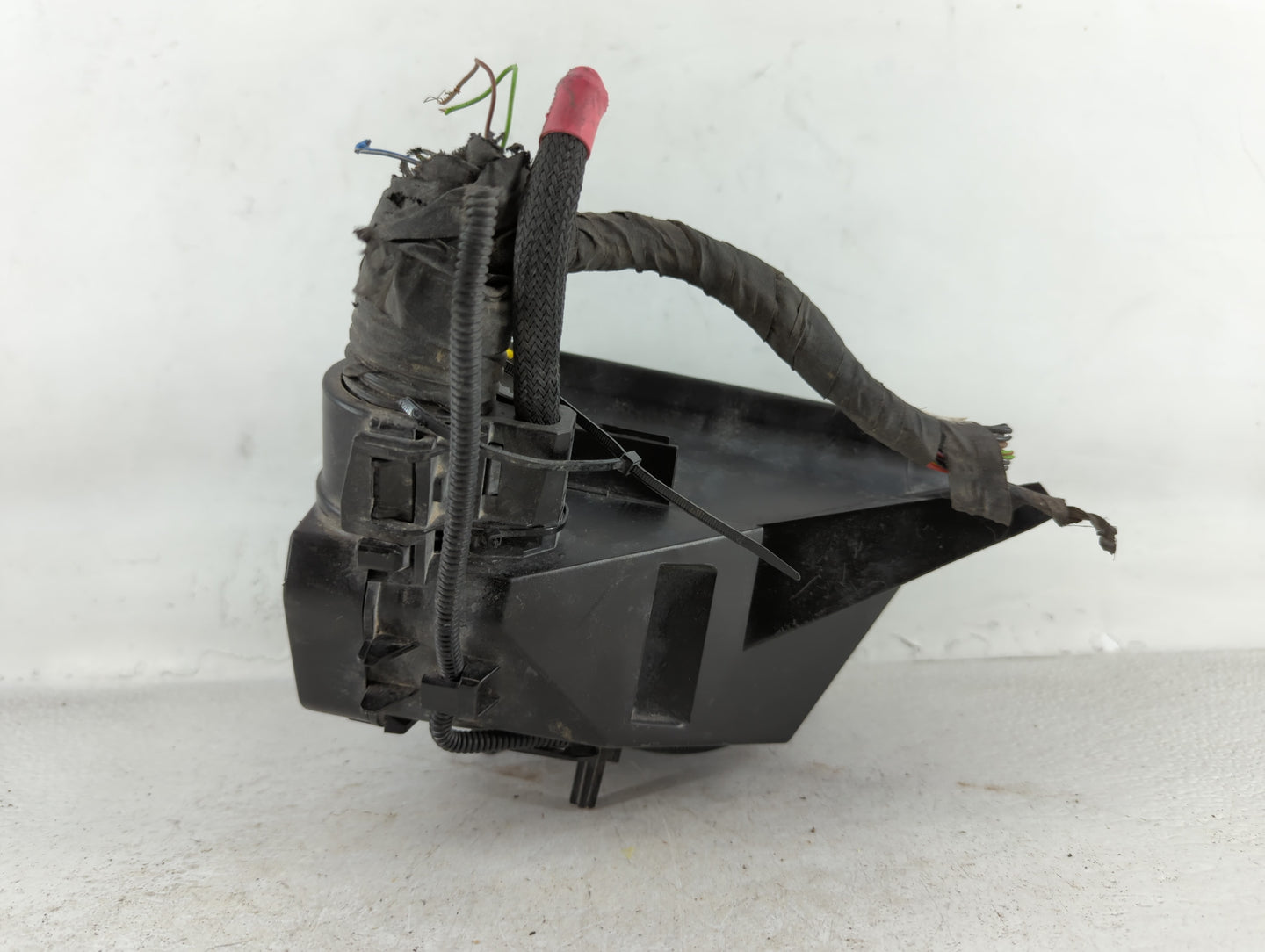 2015-2021 Jeep Renegade Fusebox Fuse Box Panel Relay Module P/N:52027004 Fits Fits 2015 2016 2017 2018 2019 2020 2021 OEM Us