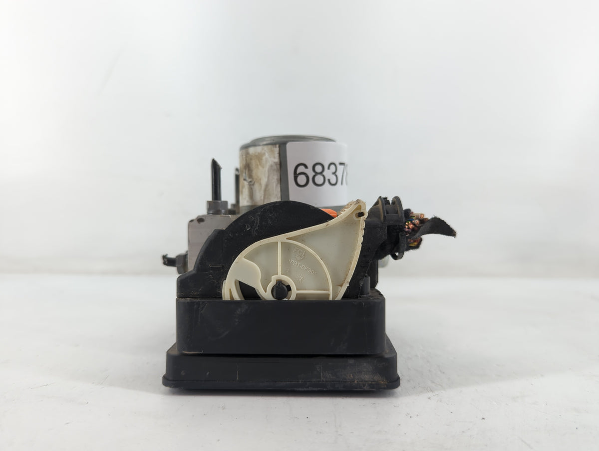 2015-2017 Jeep Renegade Anti-Lock Brake ABS Pump Module Actuator OEM P/N:52049765 Fits Fits 2015 2016 2017 OEM Used Auto Par