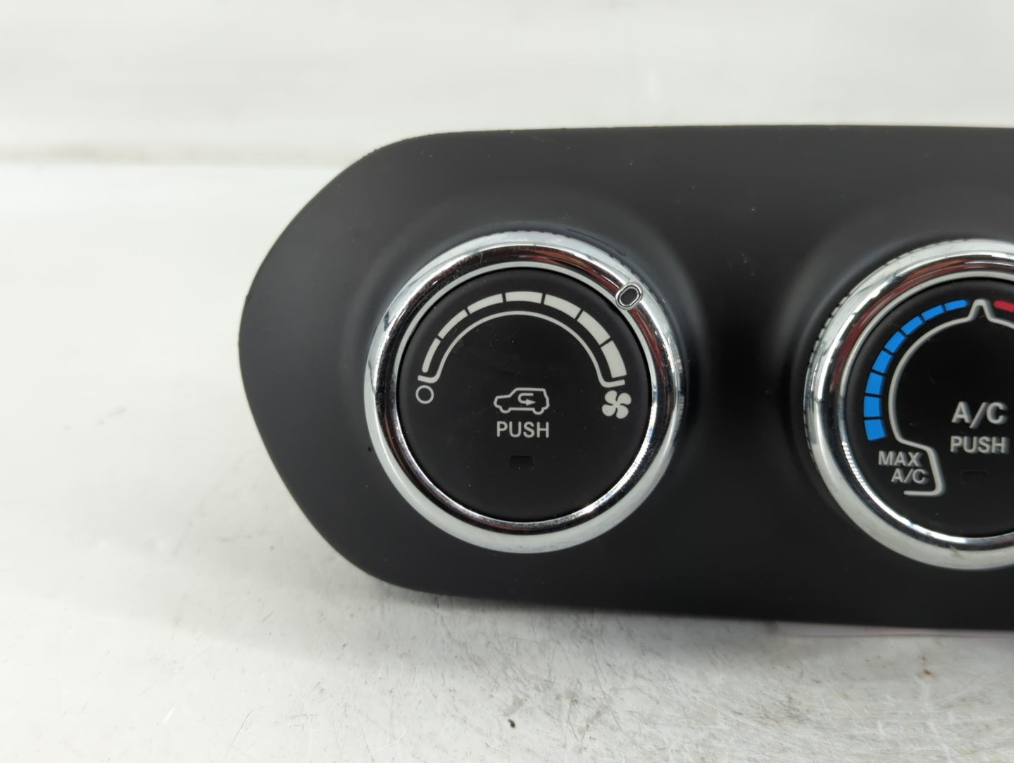2015-2016 Jeep Renegade Climate Control Module Temperature AC/Heater Replacement P/N:07356461040 838744Z Fits Fits 2015 2016