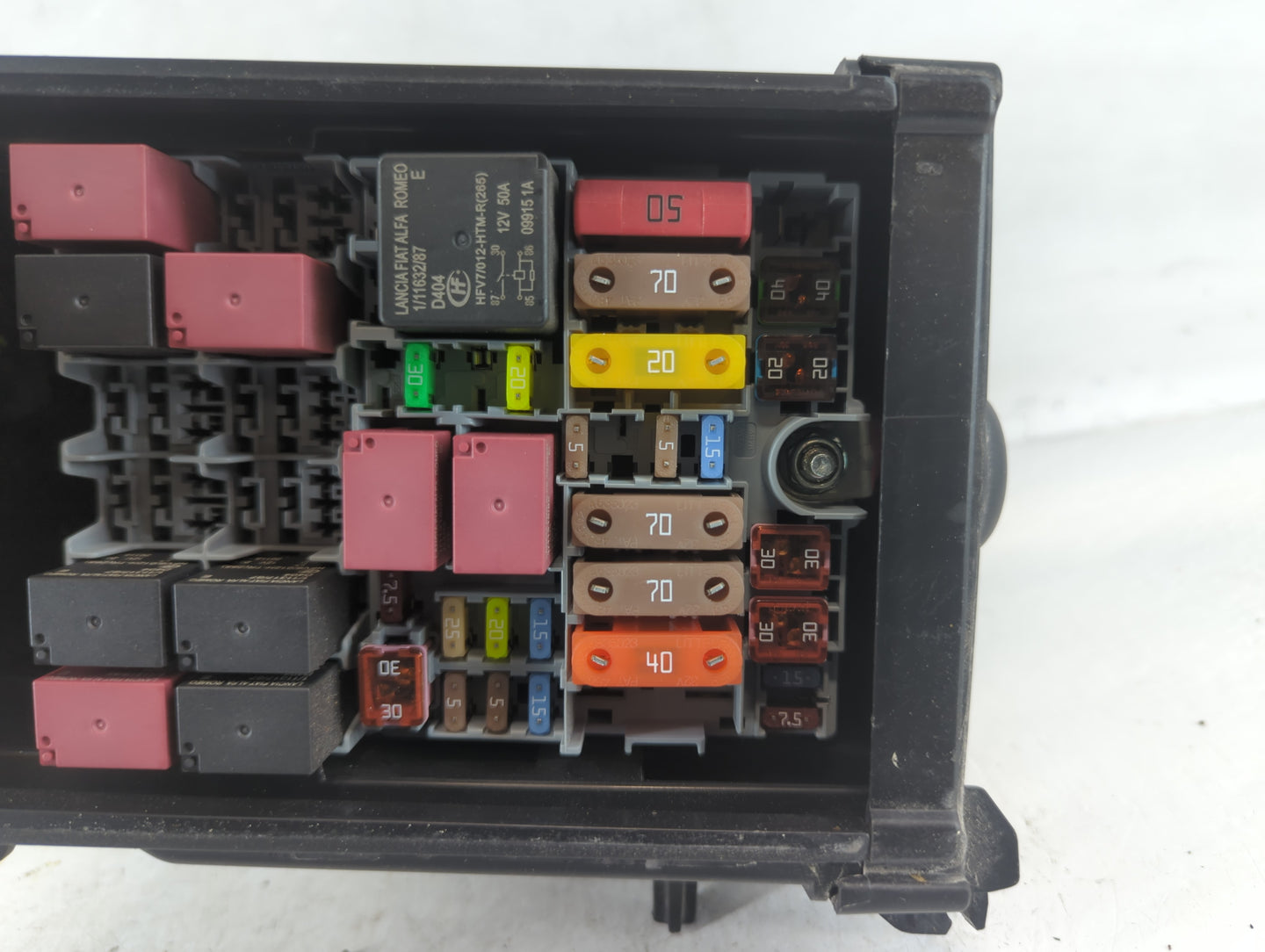 2015-2021 Jeep Renegade Fusebox Fuse Box Panel Relay Module P/N:52027004 Fits Fits 2015 2016 2017 2018 2019 2020 2021 OEM Us