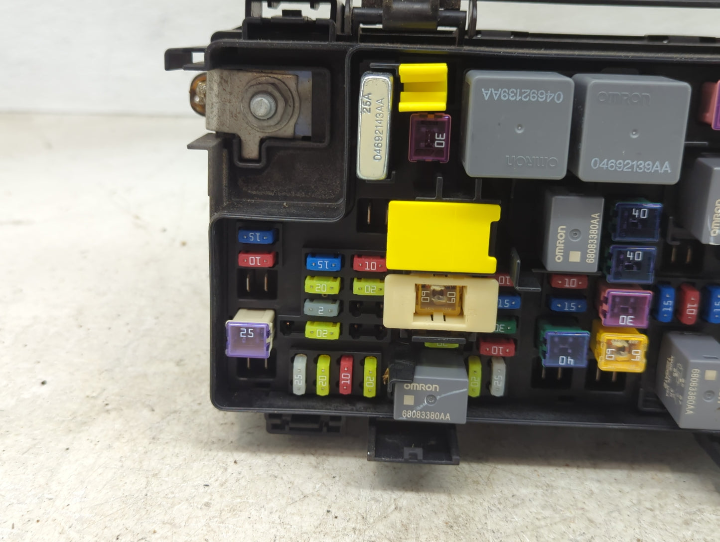 2016-2016 Jeep Wrangler Fusebox Fuse Box Relay Module Tipm - Oemusedautoparts1.com