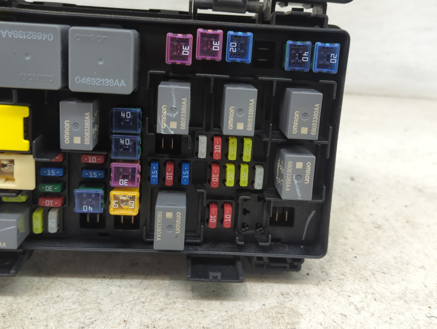 2016-2016 Jeep Wrangler Fusebox Fuse Box Relay Module Tipm - Oemusedautoparts1.com