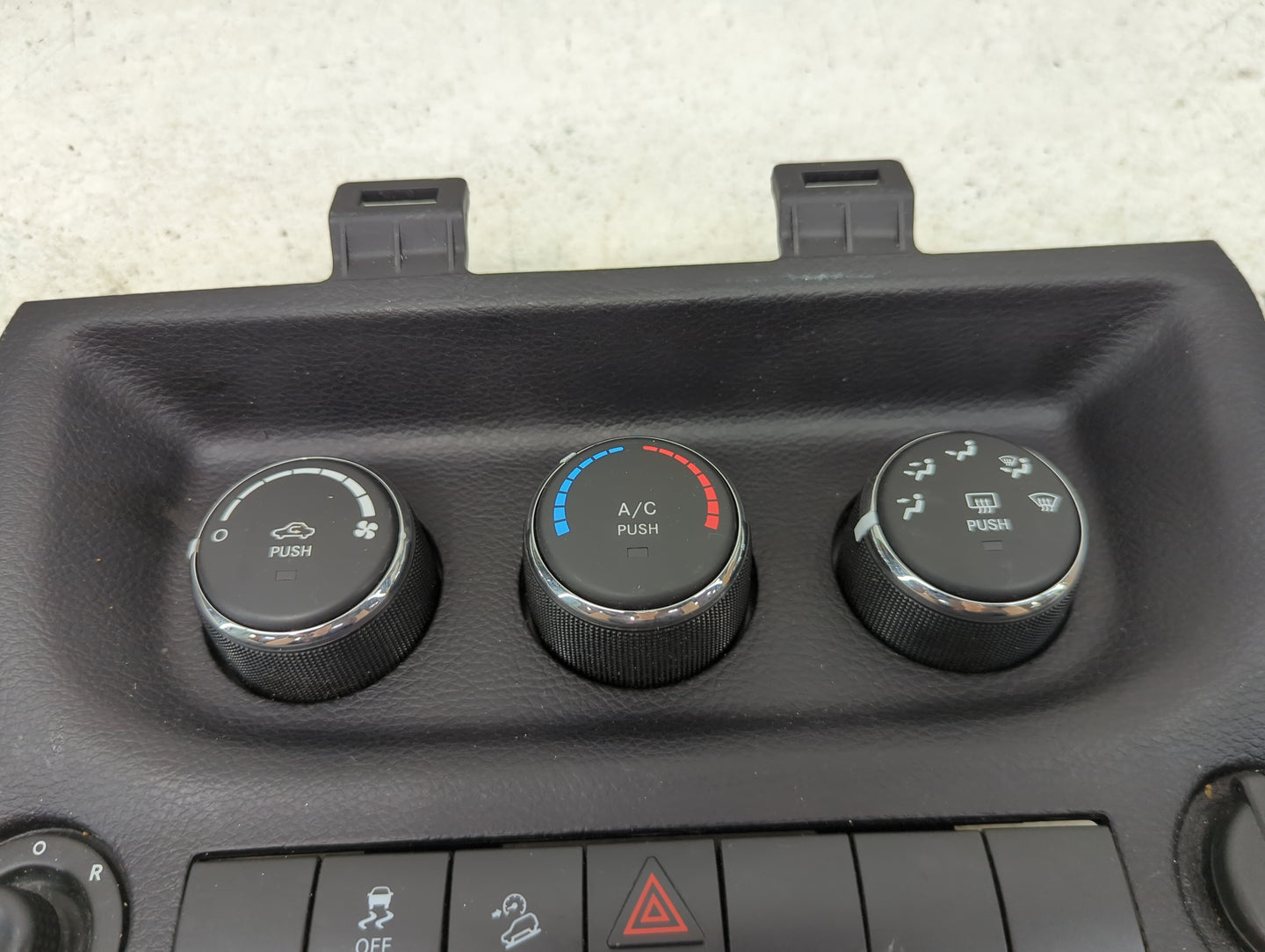 2014-2018 Jeep Wrangler Climate Control Module Temperature AC/Heater Replacement P/N:P68197433AB P68197433AB Fits OEM Used A