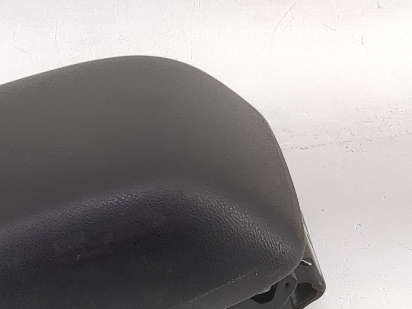 2011-2018 Jeep Wrangler Center Console Armrest Cover Lid P/N:MO1001111AJX9 JK BASE DX9 Fits OEM Used Auto Parts - Oemusedaut