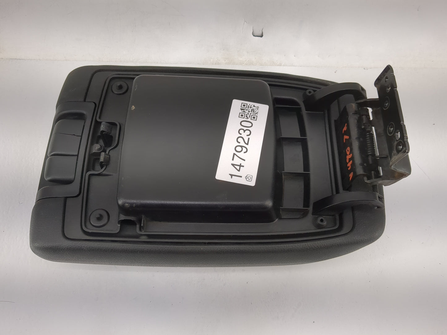 2011-2018 Jeep Wrangler Center Console Armrest Cover Lid P/N:MO1001111AJX9 JK BASE DX9 Fits OEM Used Auto Parts - Oemusedaut
