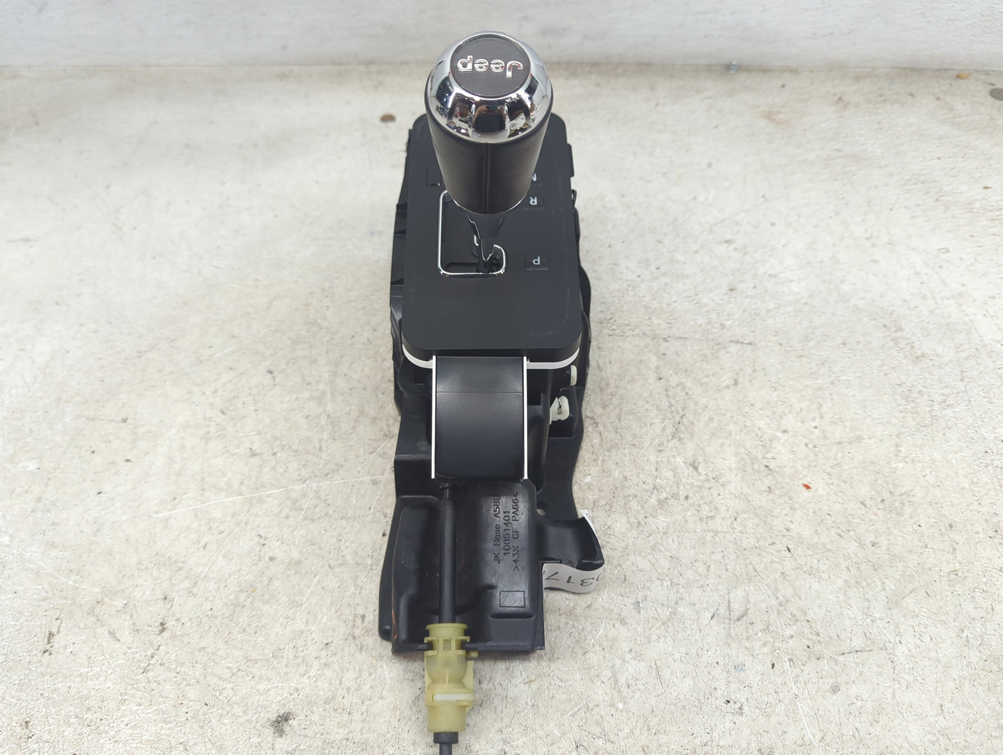 2016 Jeep Wrangler Floor Console Assembly Shifter - Oemusedautoparts1.com