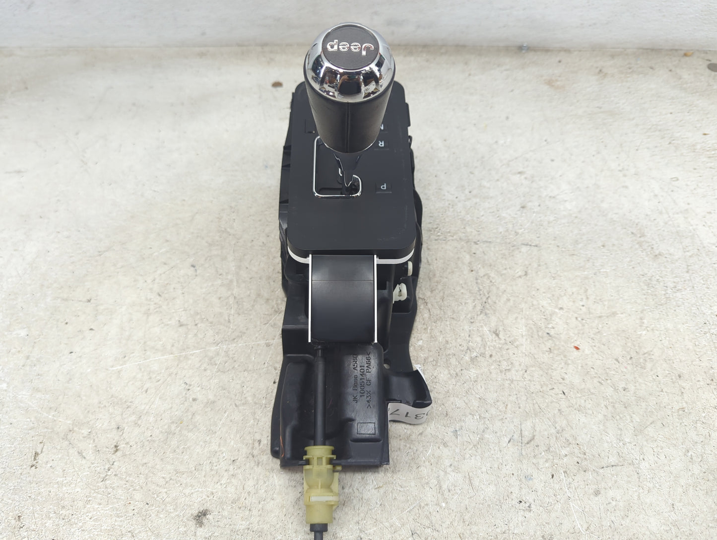 2016 Jeep Wrangler Floor Console Assembly Shifter - Oemusedautoparts1.com