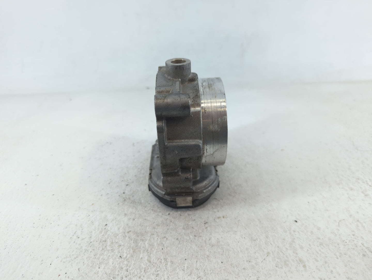 2012-2018 Jeep Wrangler Throttle Body P/N:0 280 750 570 05184349AC Fits OEM Used Auto Parts - Oemusedautoparts1.com