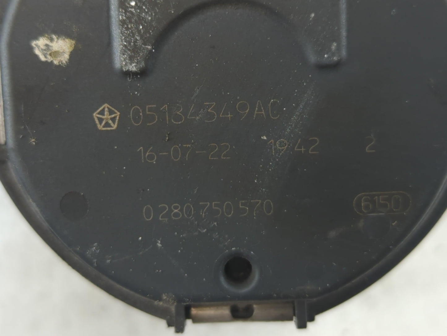 2012-2018 Jeep Wrangler Throttle Body P/N:0 280 750 570 05184349AC Fits OEM Used Auto Parts - Oemusedautoparts1.com