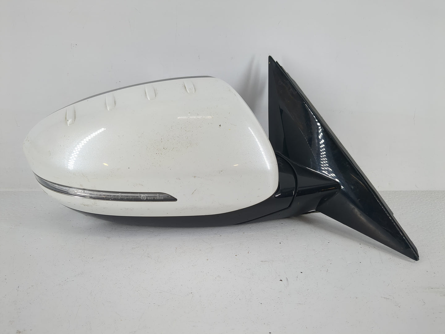 2014-2016 Kia Cadenza Passenger Side View Mirror - Right Door Mirror OEM Used - Oemusedautoparts1.com