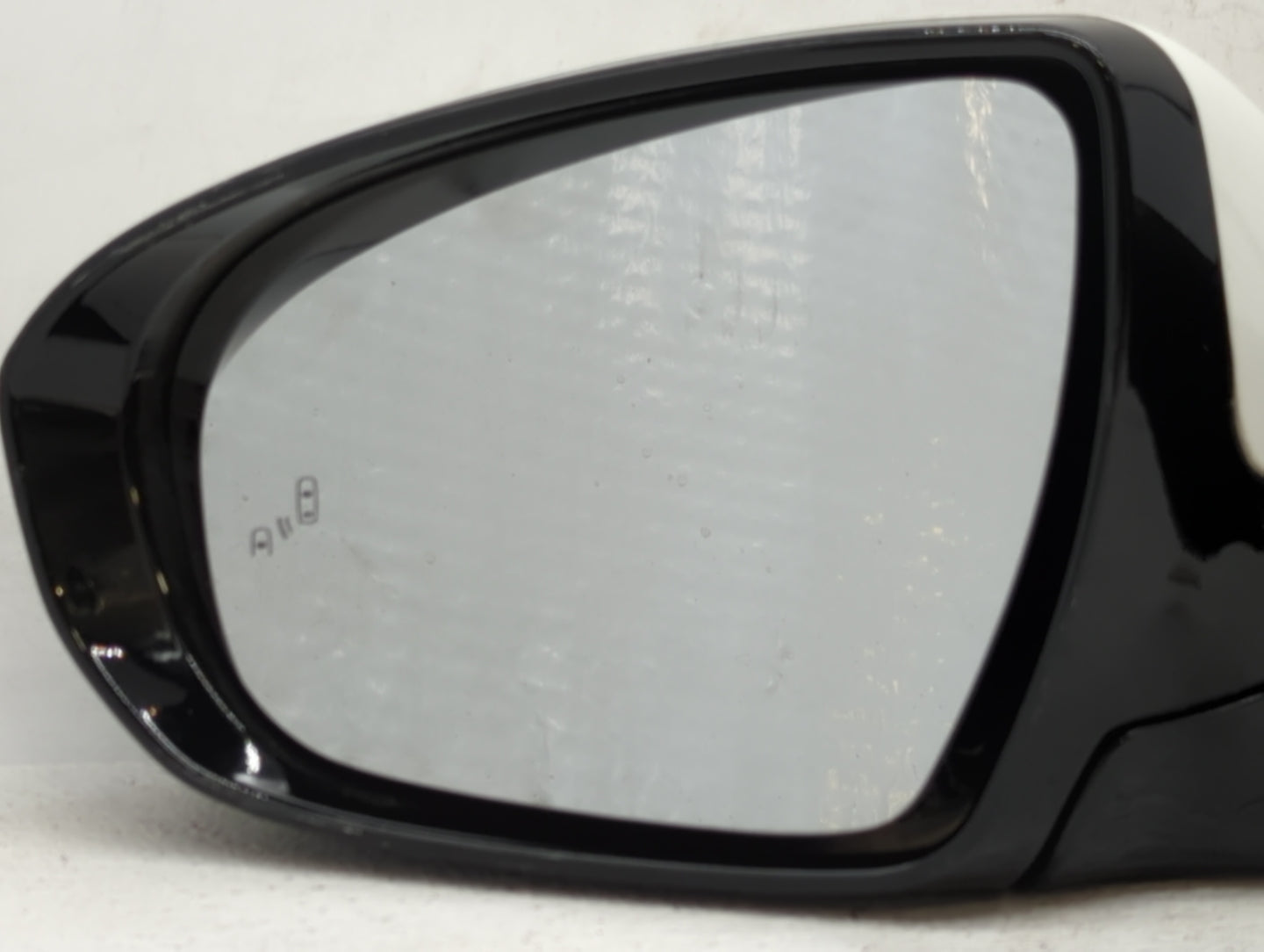 2016 Kia Cadenza Driver Side View Mirror - Left Door Mirror OEM Used - Oemusedautoparts1.com