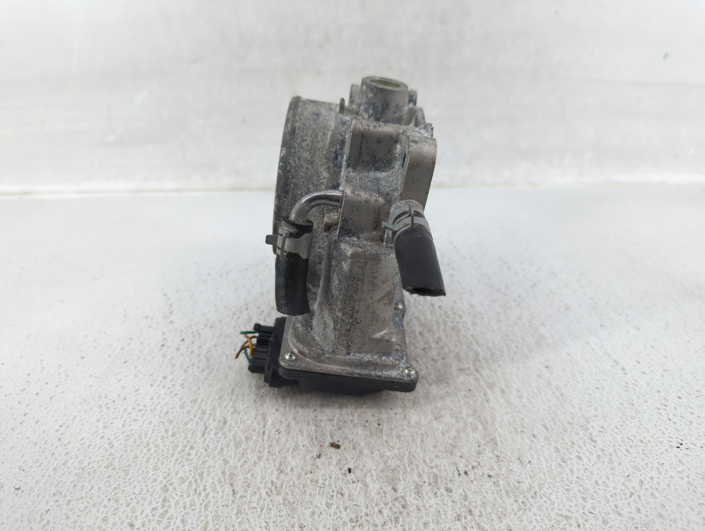 2014-2016 Kia Cadenza Throttle Body P/N:35100-3CAA0 Fits Fits 2012 2013 2014 2015 2016 2017 2018 OEM Used Auto Parts - Oemus