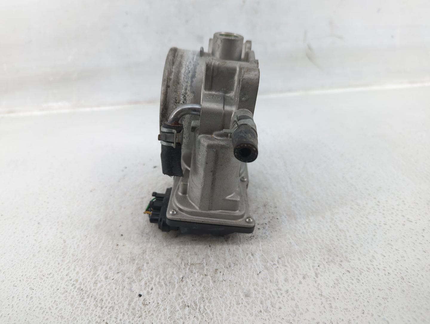 2014-2016 Kia Cadenza Throttle Body P/N:35100-3CAA0 Fits Fits 2012 2013 2014 2015 2016 2017 2018 OEM Used Auto Parts - Oemus